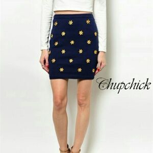 Light sweater  yellow floral Cotton knit skirt women's size Medium (F19)